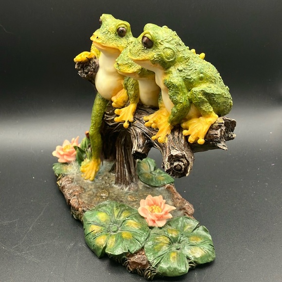 Charming Frog Trio Figurine - Picture 7 of 15